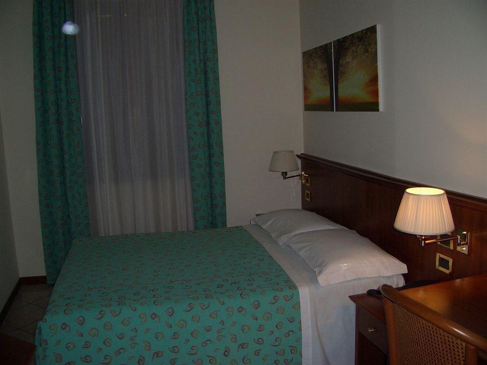 Hotel Corte Regina Sirmione Exterior photo